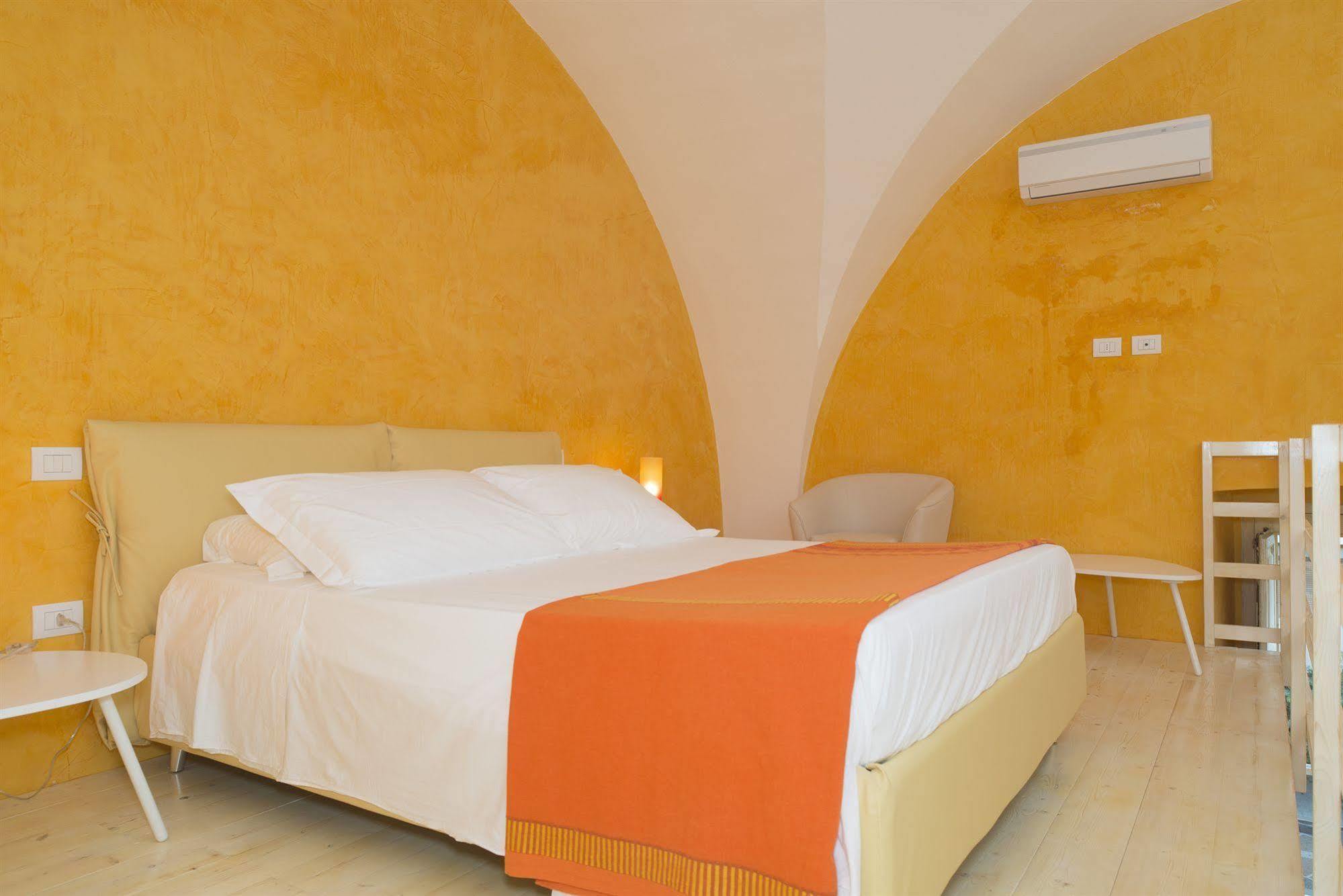 Relais Carlo V - Palazzo Storico Bed & Breakfast Gallipoli Dış mekan fotoğraf